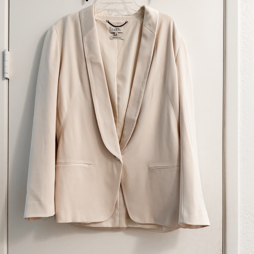 Aritzia Babaton Ivory Lightweight Blazer